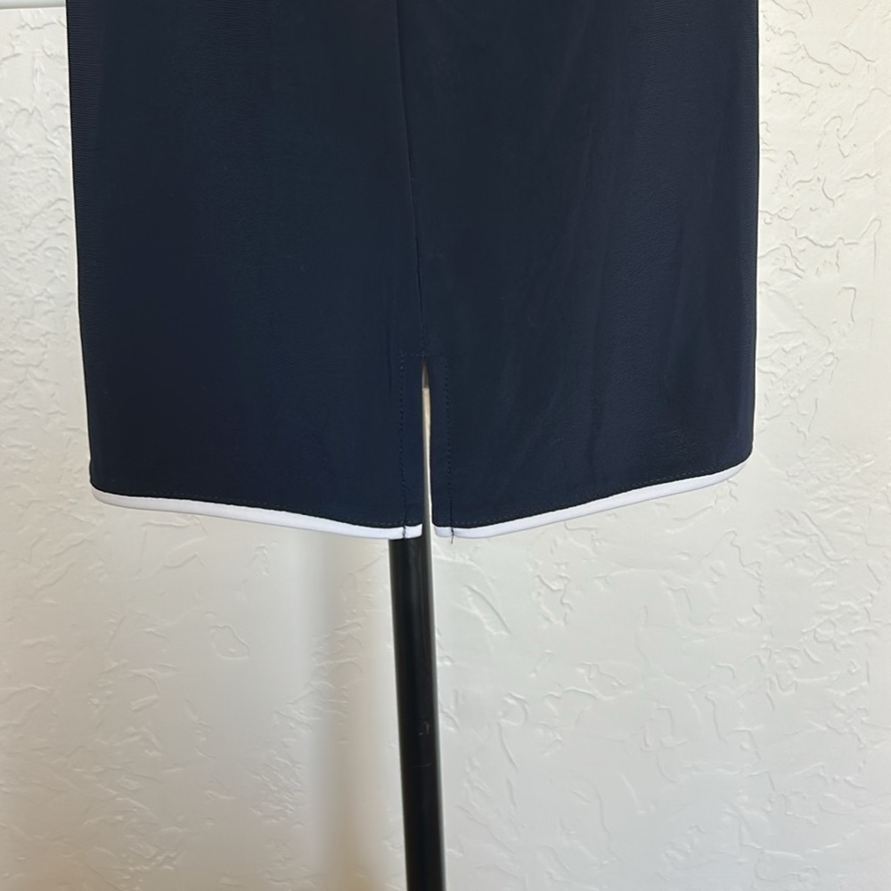 Ann Klein, Medium Sleeveless, Navy and White Blouse, NWT - Picture 3 of 4